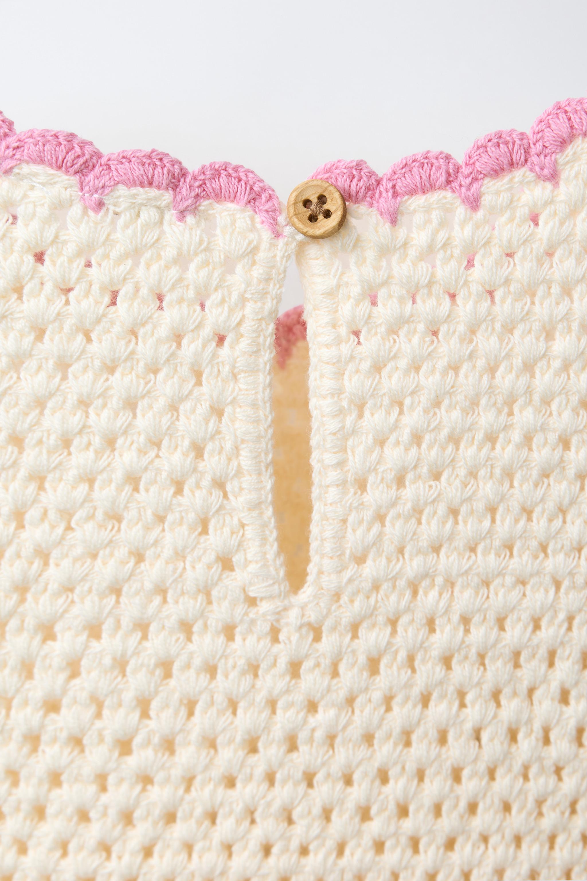 TOP EN CROCHET À FLEURS